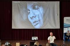 spotkanie-motywacyjne-zycie-z-niepelnosprawnoscia-mariusz-kedzierski-sp-klucze-2026-8