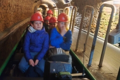 podziemna-przygoda-uczniow-klas-3b-i-4a-sp-klucze-2026-13