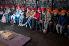 podziemna-przygoda-uczniow-klas-3b-i-4a-sp-klucze-2026-6