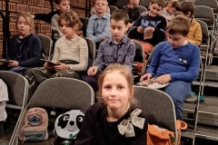 wizyta-w-teatrze-pozaziomki-czyli-kosmiczna-przygoda-sp-klucze-20241