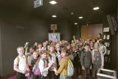 wizyta-w-teatrze-pozaziomki-czyli-kosmiczna-przygoda-sp-klucze-20242