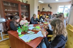 Warsztaty-biologiczne-w-Szarowie-Malopolska-Tarcza-Humanitarna-SP-Klucze-2023-4