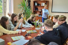 Warsztaty-biologiczne-w-Szarowie-Malopolska-Tarcza-Humanitarna-SP-Klucze-2023-5