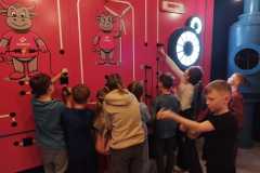 przygoda-w-krainie-wyobrazni.-klasy-2a-i-2c-w-bajce-pana-kleksa-sp-klucze-2026-13