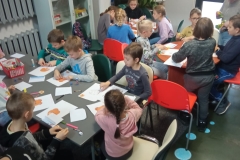 Wycieczka-klasy-2a-i-2b-do-Gminnej-Biblioteki-Publicznej-w-Kluczach-SP-Klucze-2022-12