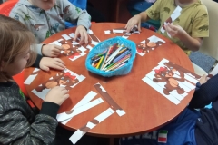 Wycieczka-klasy-2a-i-2b-do-Gminnej-Biblioteki-Publicznej-w-Kluczach-SP-Klucze-2022-17