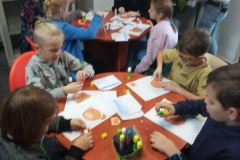 Wycieczka-klasy-2a-i-2b-do-Gminnej-Biblioteki-Publicznej-w-Kluczach-SP-Klucze-2022-8
