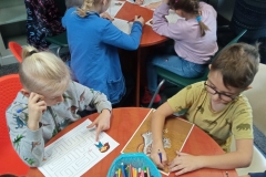Wycieczka-klasy-2a-i-2b-do-Gminnej-Biblioteki-Publicznej-w-Kluczach-SP-Klucze-2022-9
