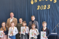 Sukces-naszej-uczennicy-z-klasy-3a-IGI-KACZOWKI-w-XIX-edycji-Powiatowego-Konkursu-OMNIBUS-SP-Klucze-2023-9