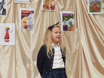 Maja Zub podczas recytacji