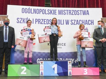 Blanka Polakiewicz na podium, II miejsce w zawodach szachowych