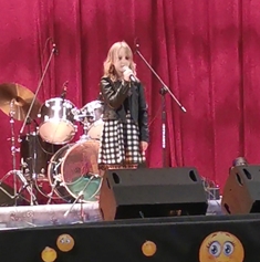 III Gminny Konkurs „Piosenki z uśmiechem” Emilka Mucha