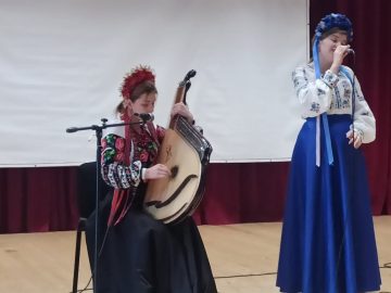 Koncert ukraińskiego zespołu tańca i pieśni „Zbrucz” SP Klucze 2022