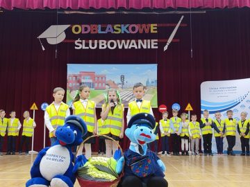 Odblaskowe Ślubowanie w Szkole Podstawowej im. Jana Pawła II w Kluczach 2022