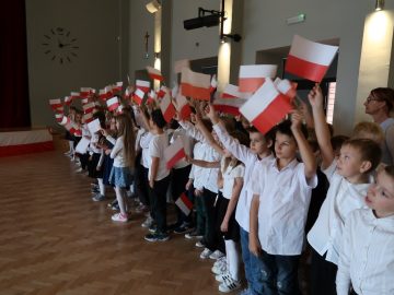 Szkoła do Hymnu, SP Klucze, 2022