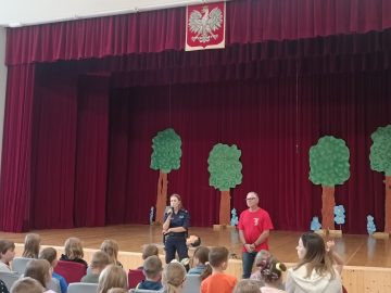 Bezpiecznie wakacje, spotkanie z Policjantką i Ratownikiem Wodnym, SP Klucze 2023