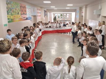 Święta majowe w klasach 1-3, SP Klucze 2024