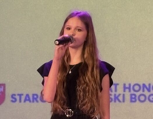 Link prowadzi do artykułu: Gala Międzyszkolnego Charytatywnego Konkursu MAM TALENT – POMOC PRZEZ PASJĘ, SP Klucze 2026