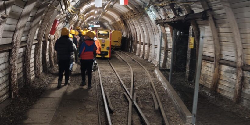 Link prowadzi do strony Podziemna przygoda uczniów klas 3b i 4a