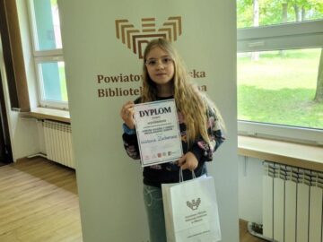 Link prowadzi do artykułu Powiatowy Konkurs Plastyczny - Otwórz książkę i odkryj swoją Krainę Czarów, SP Klucze 2026