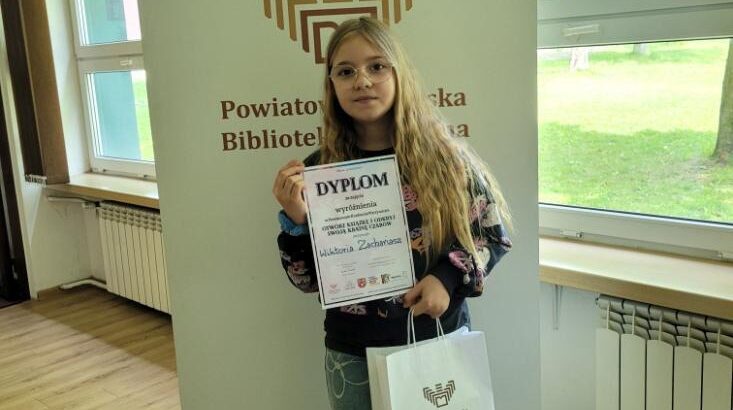 Link prowadzi do artykułu Powiatowy Konkurs Plastyczny - Otwórz książkę i odkryj swoją Krainę Czarów, SP Klucze 2026
