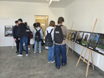 Link prowadzi do artykułu Wystawa "Z historią w tle"